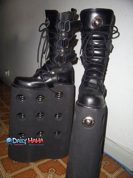 tall_goth_boots.jpg