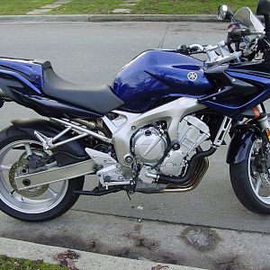 Nice shot of an FZ6.