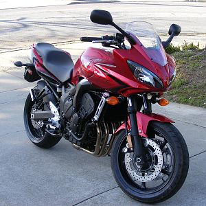 Travis' new, non-mod'd '07 FZ6
