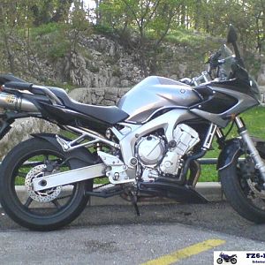 2005 FZ6S