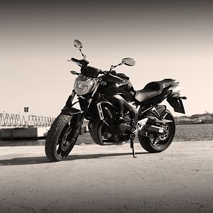 FZ6 S2 in Athens