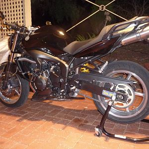 Rare photo of bike with new tank & no tank bra
