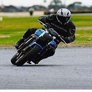 FZ6 At Mallala track day