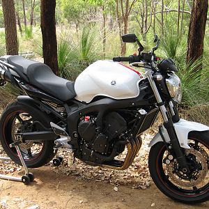 FZ6 in the Aussie Bush