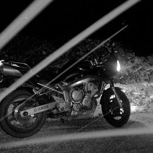 -8_fz6_snow_BW