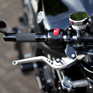 Rizoma Sportline grip, Radial Master Cylinder, and lever.