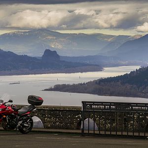FZ6 @ Crown Point, Columbia River Gorge, Oregon USA