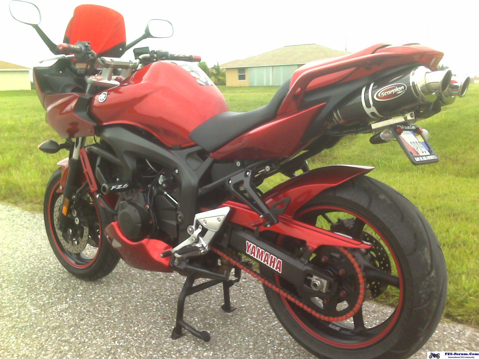 07 FZ6 in RED