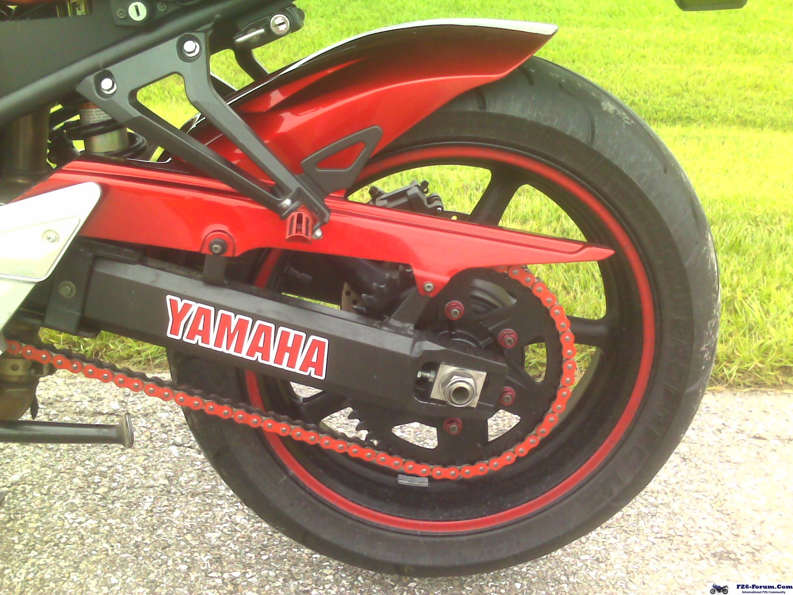 07 FZ6 in RED