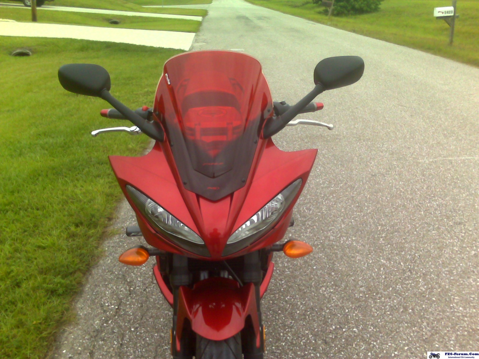 07 FZ6 in RED