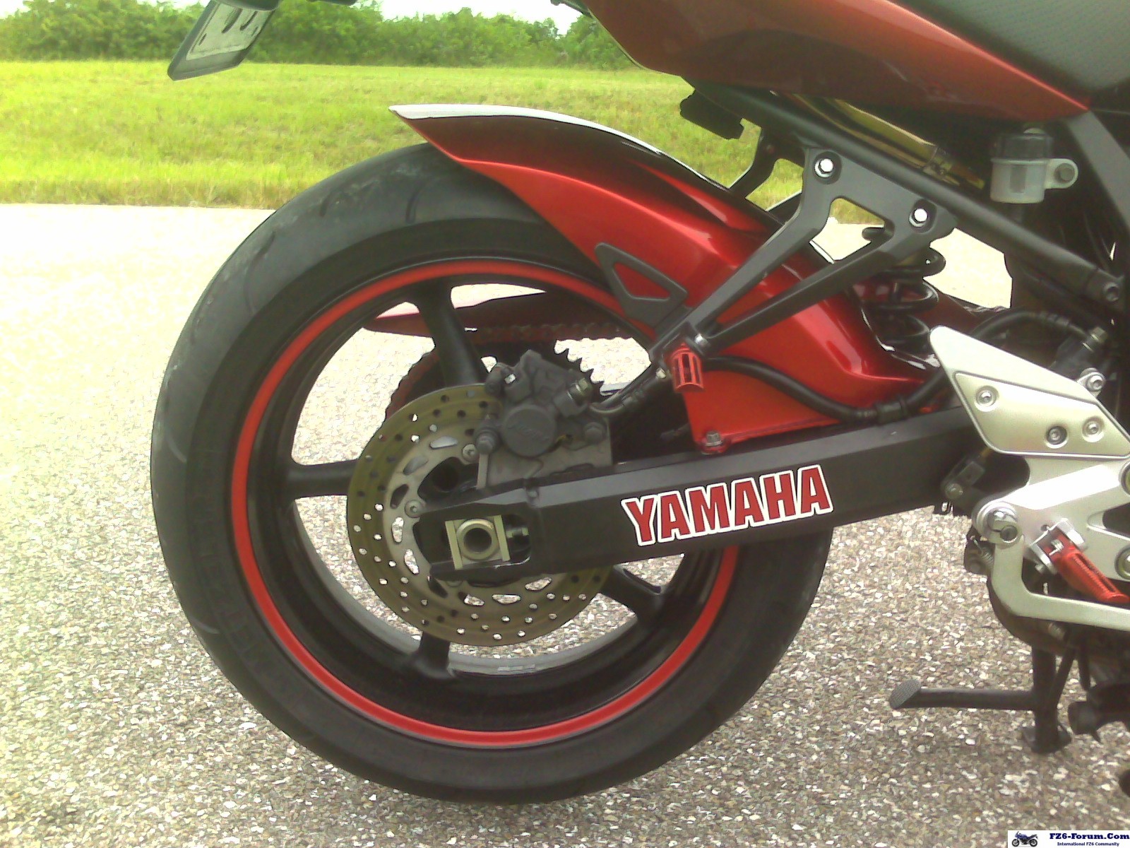 07 FZ6 in RED