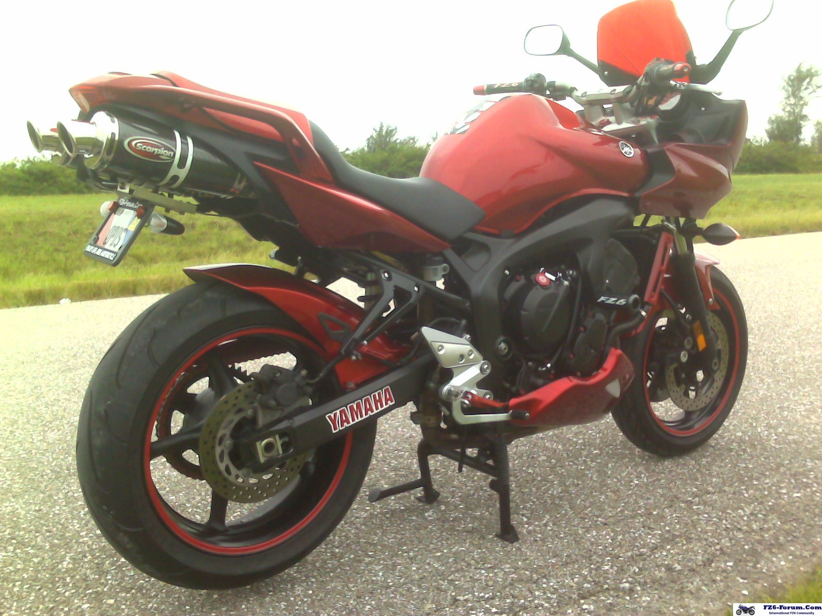 07 FZ6 in RED