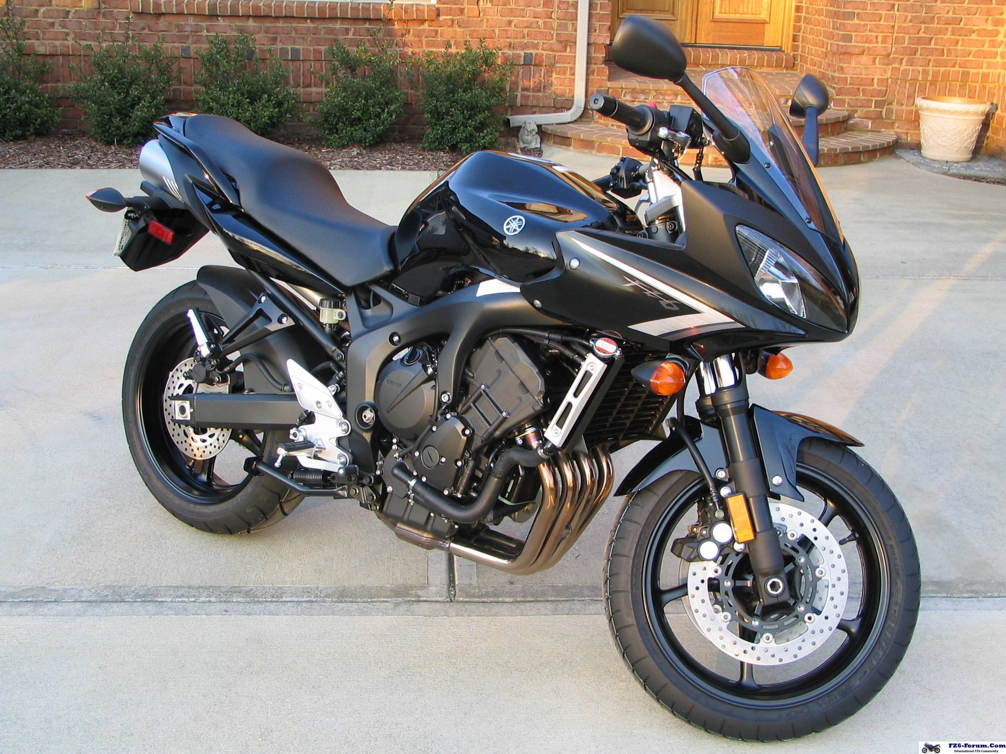 2008 FZ6 Black