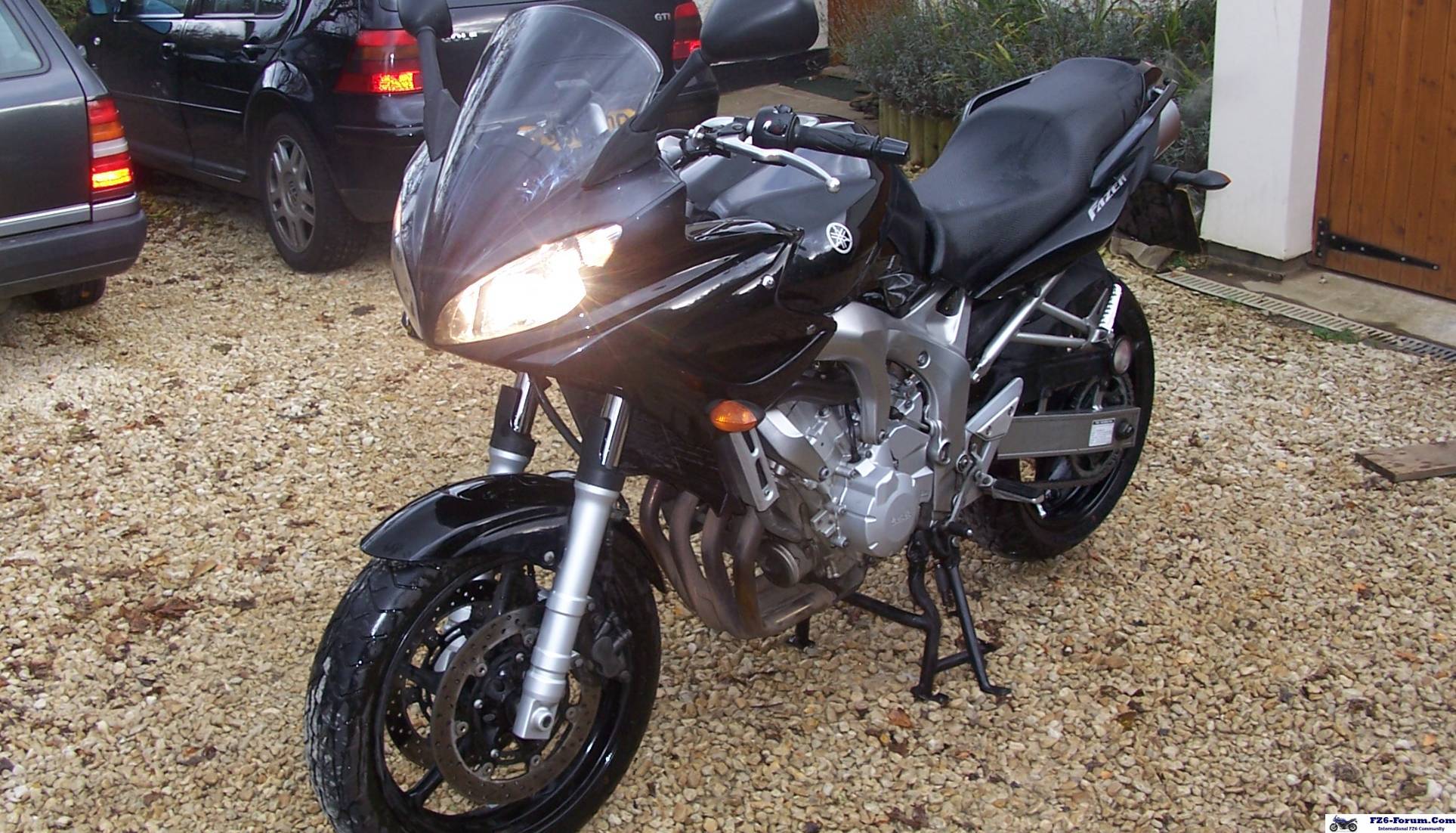 Black FZ6