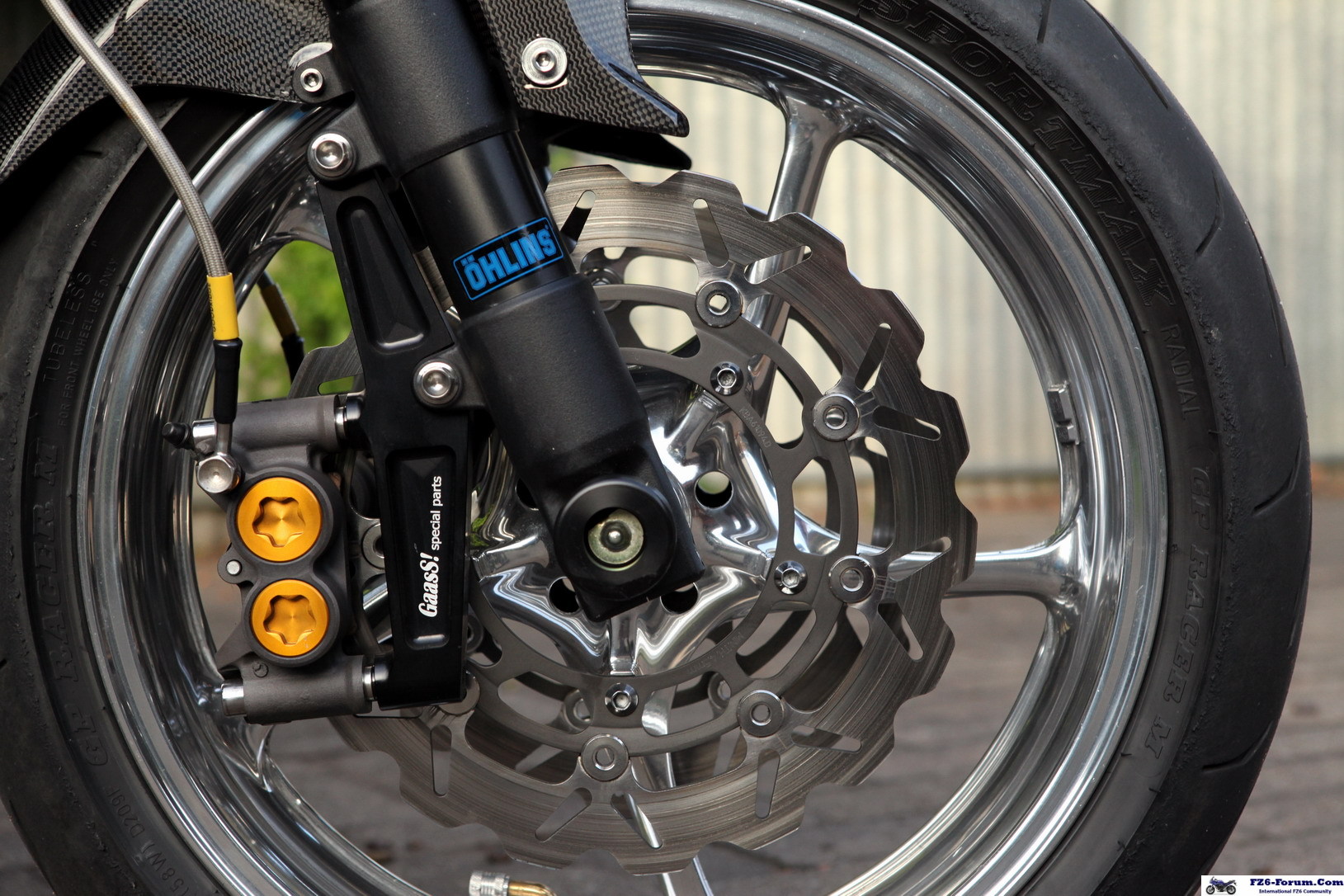 Braking Wave Disc, Goodridge braided lines R6S radial brake calipers, Gaass
