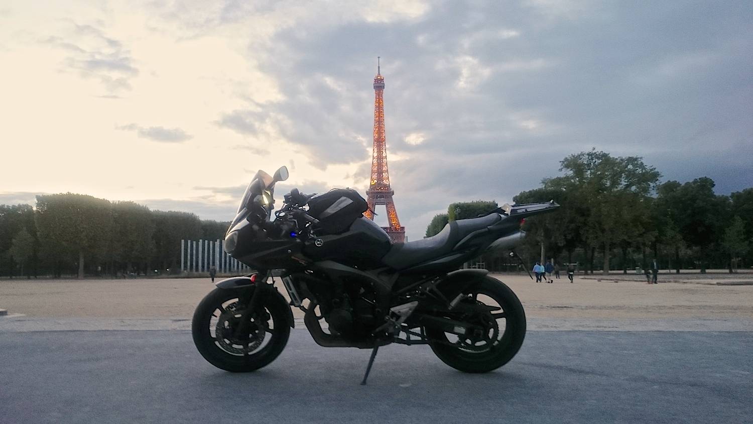 Eiffel Tower at dusk