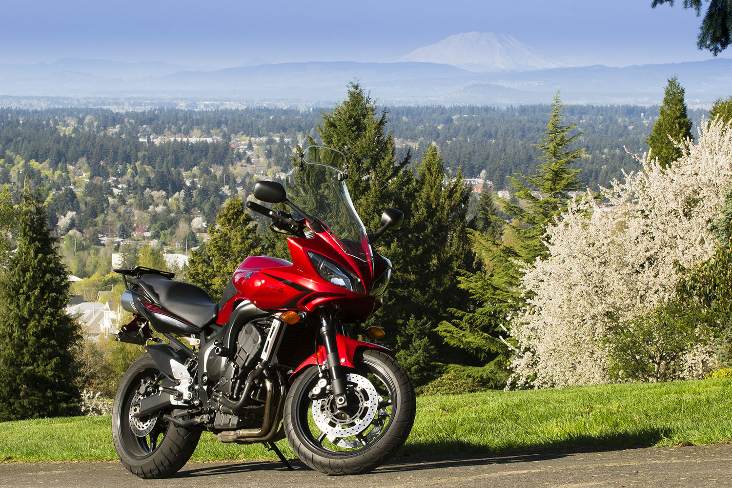 FZ6 featuring Mount St. Helens