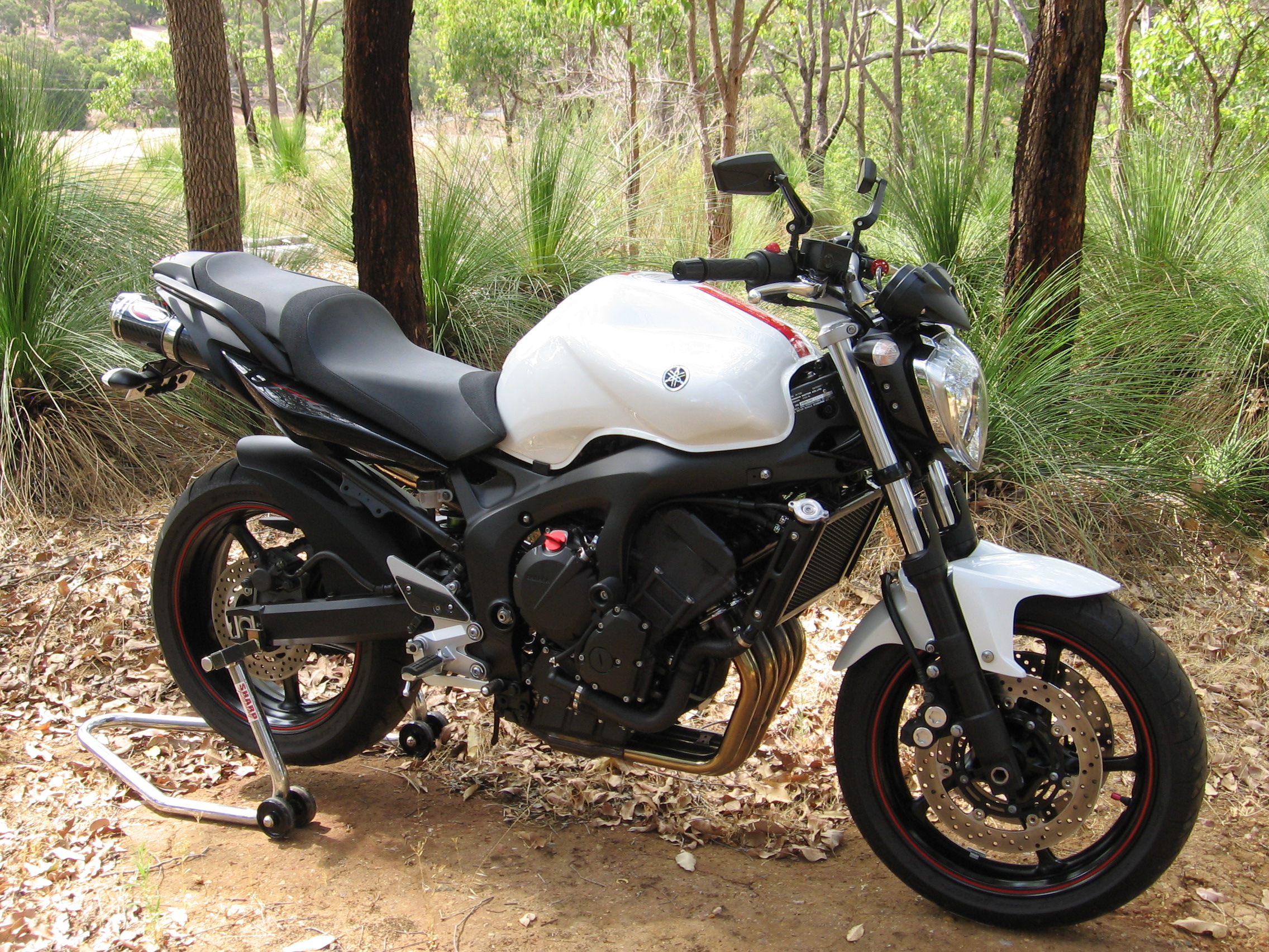 FZ6 in the Aussie Bush