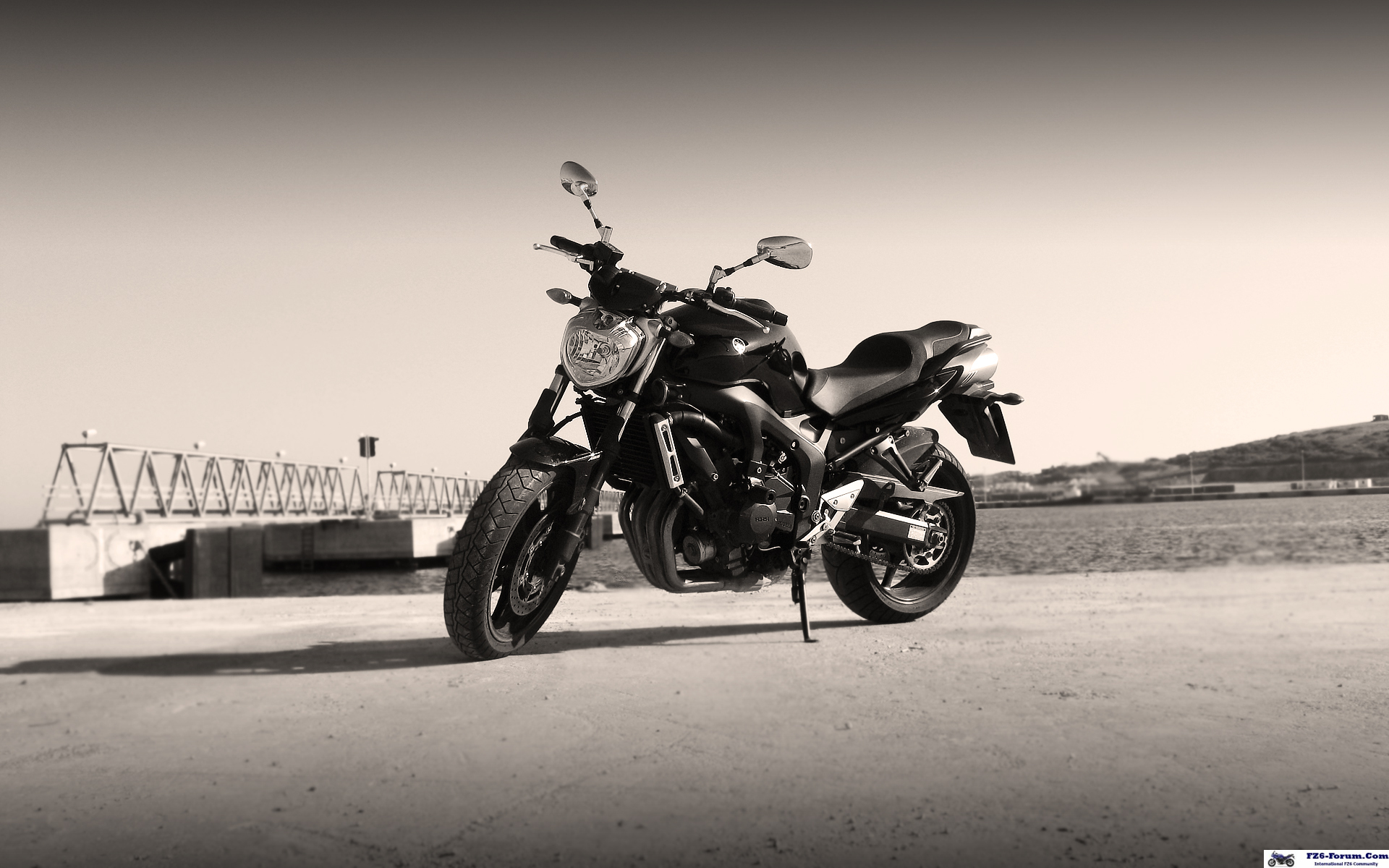 FZ6 S2 in Athens
