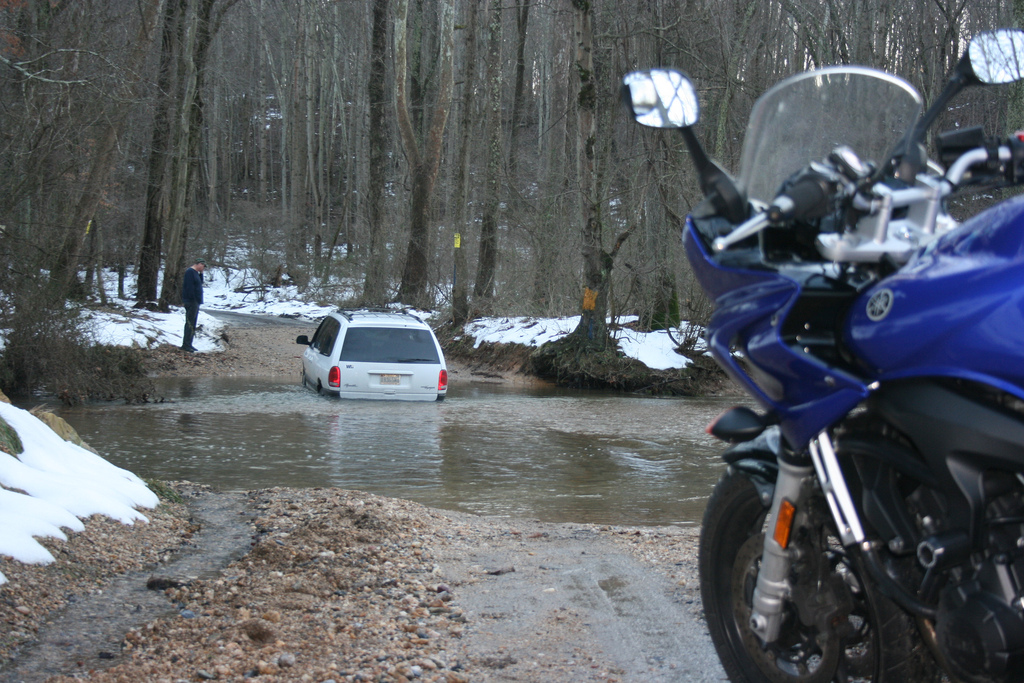 FZ6 watches van stuck in a creek