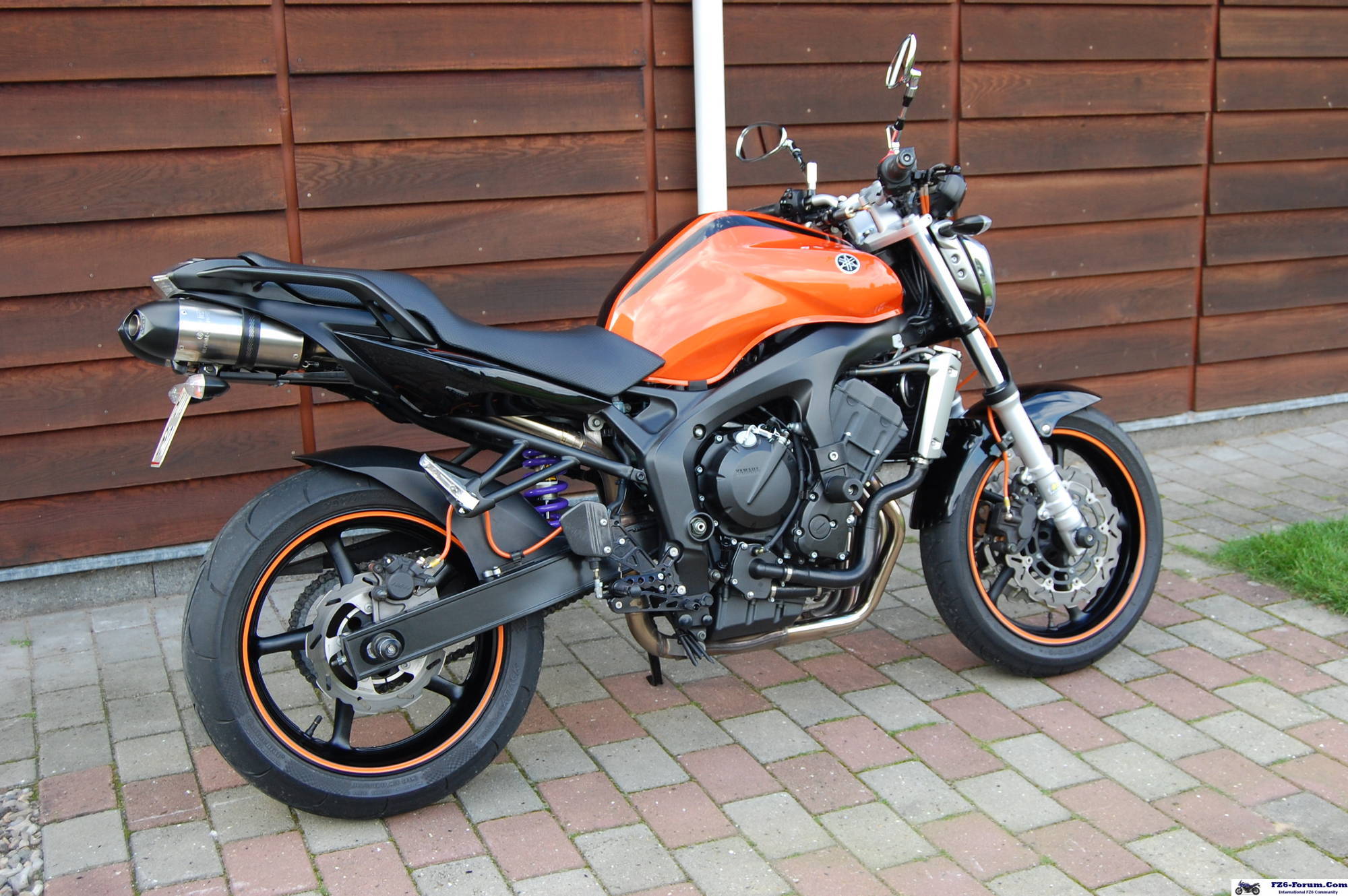 FZ6N_032
