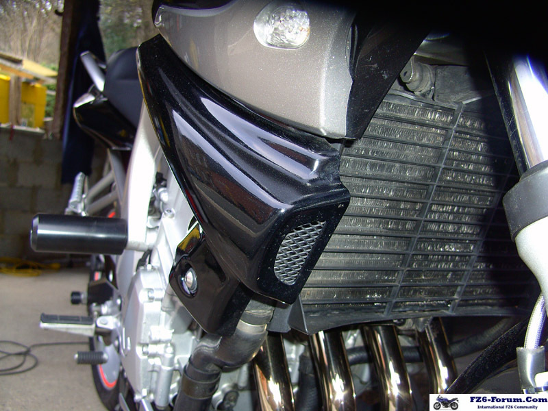lateral air intake