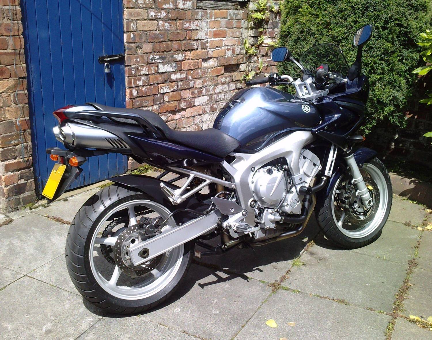 My 05 FZ6S