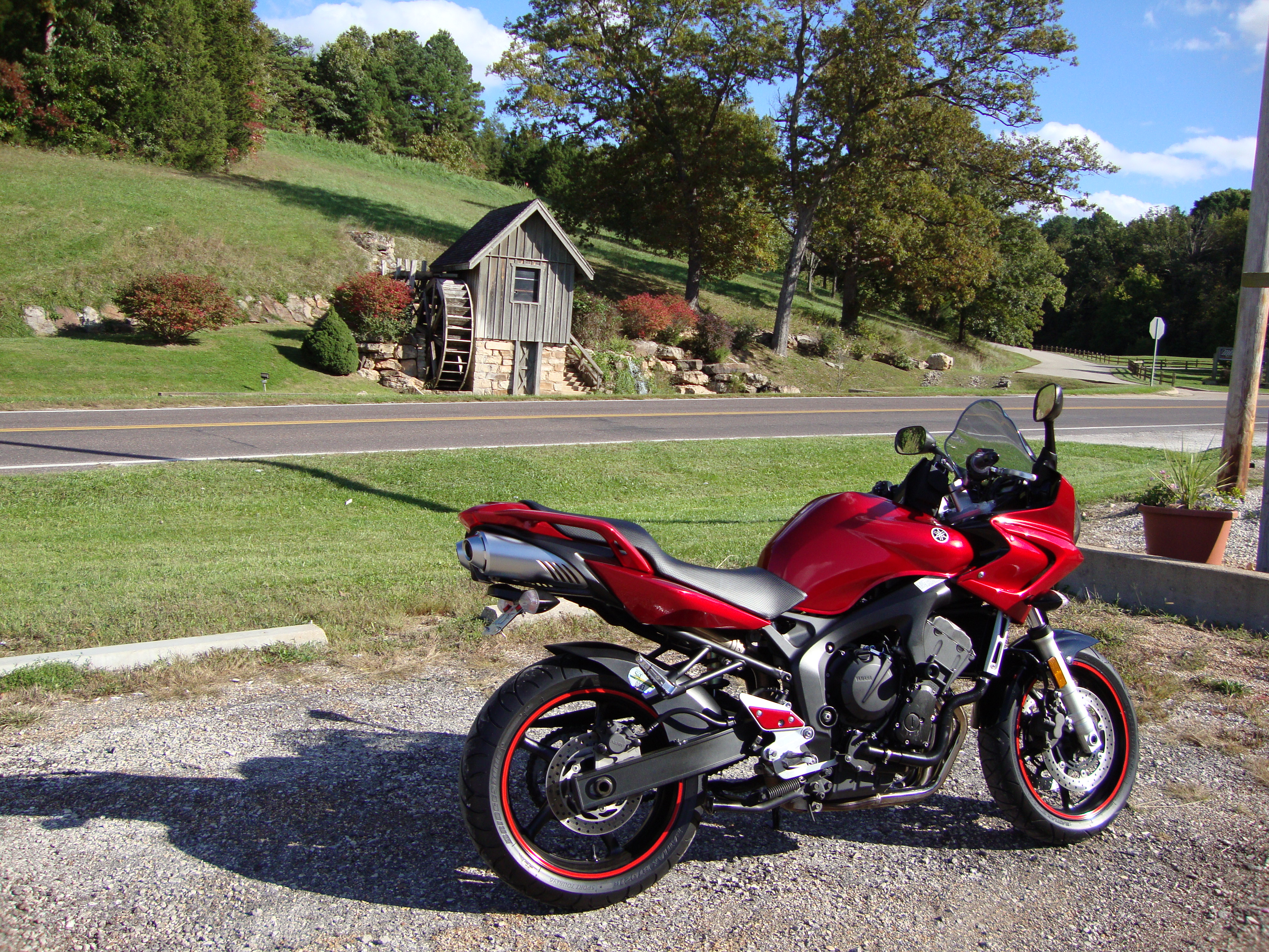 My fast red FZ6