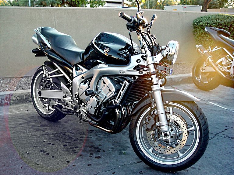 Naked FZ6