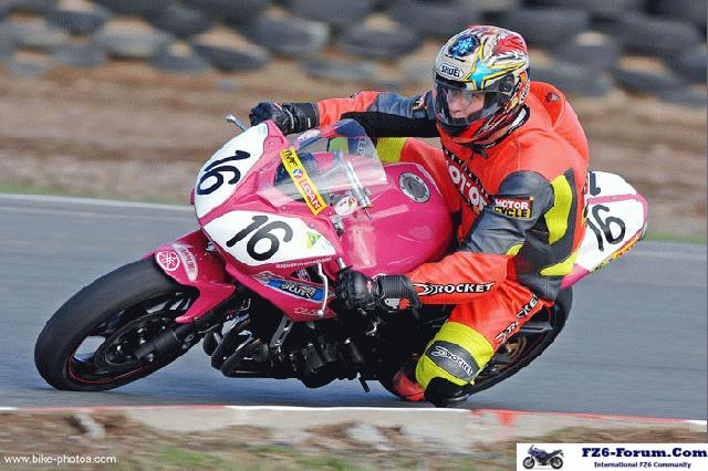 Pinky in the FZ6 Cup...this time in 07