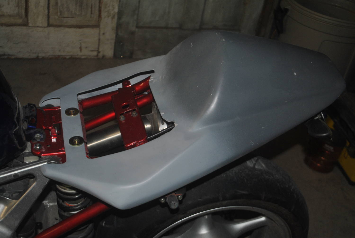 R6 tail section