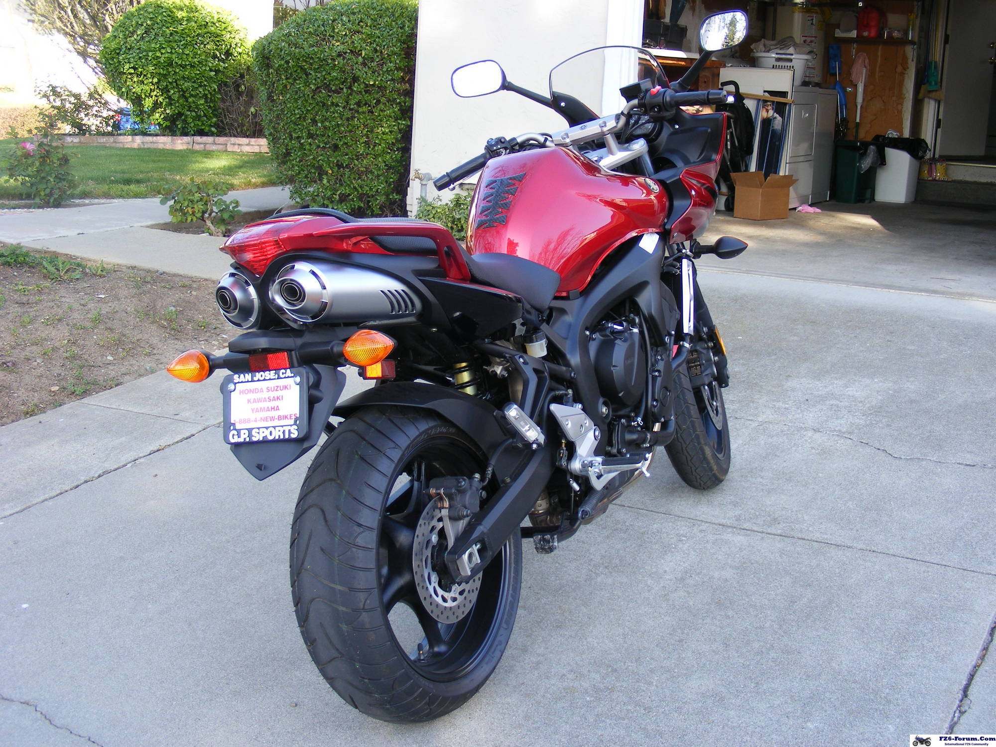 Travis' 2007 FZ6