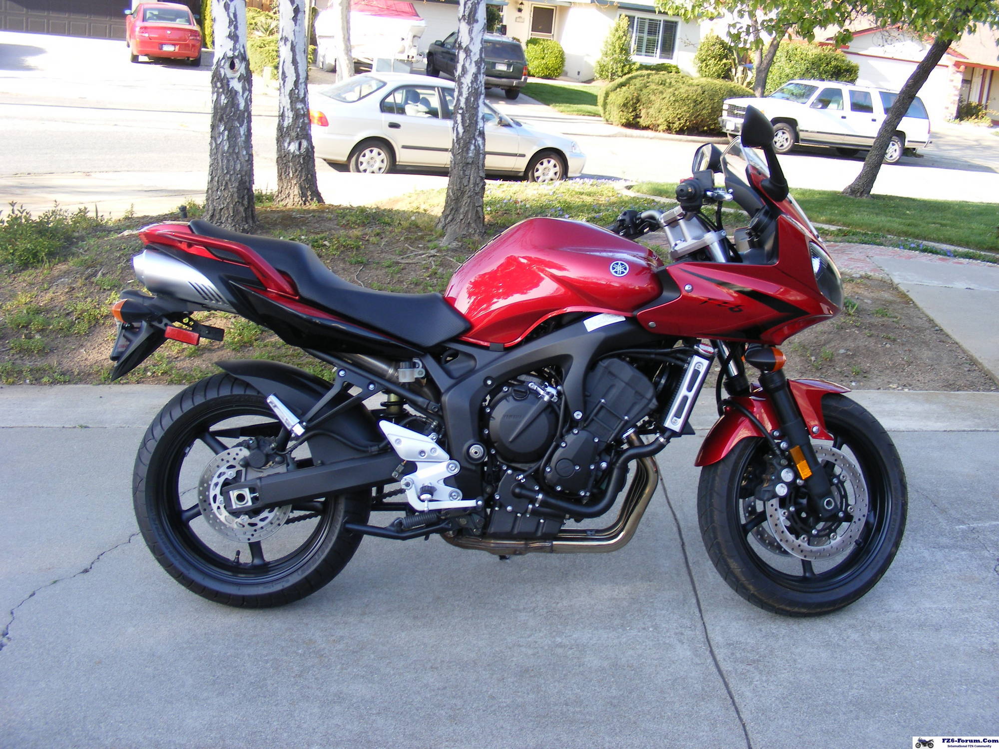 Travis' 2007 FZ6