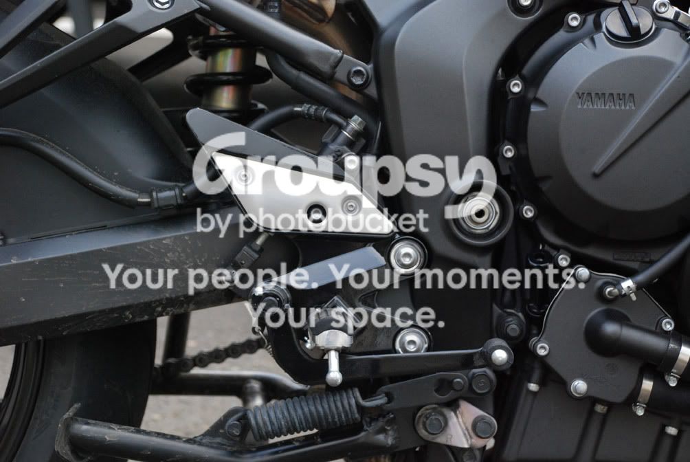 DSC_4987RearSetsCLOSE.jpg
